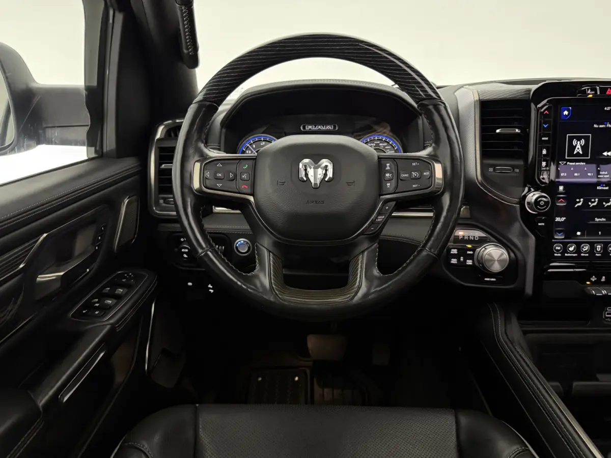 1500 HEMI 5.7 V8 4×4 Limited | Luchtvering | 22'' Fuel | Widebody | H/K | Pano | Carplay | Trekhaak