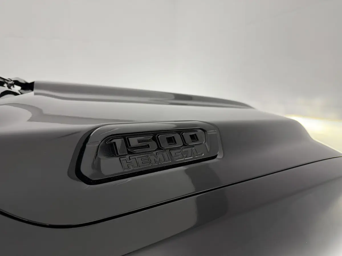 1500 HEMI 5.7 V8 4×4 Limited | Luchtvering | 22'' Fuel | Widebody | H/K | Pano | Carplay | Trekhaak