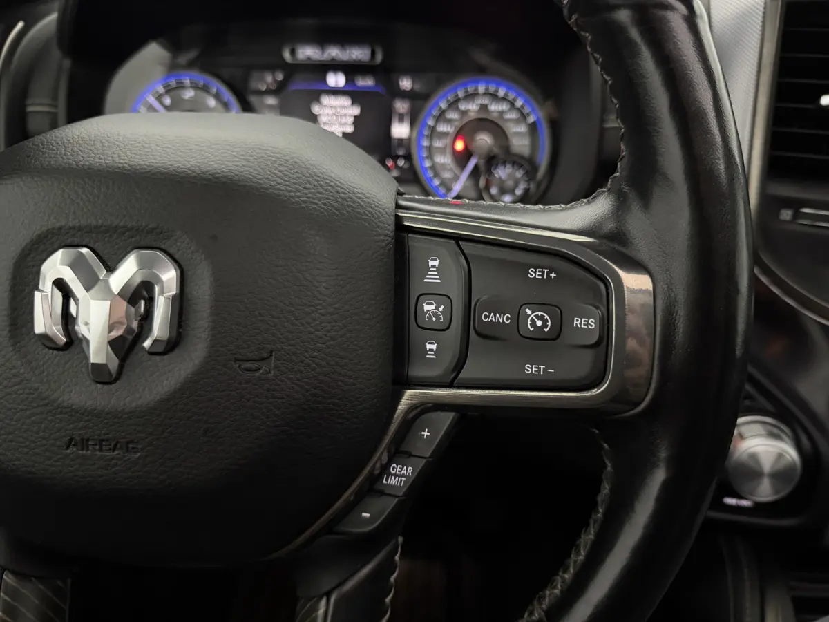 1500 HEMI 5.7 V8 4×4 Limited | Luchtvering | 22'' Fuel | Widebody | H/K | Pano | Carplay | Trekhaak