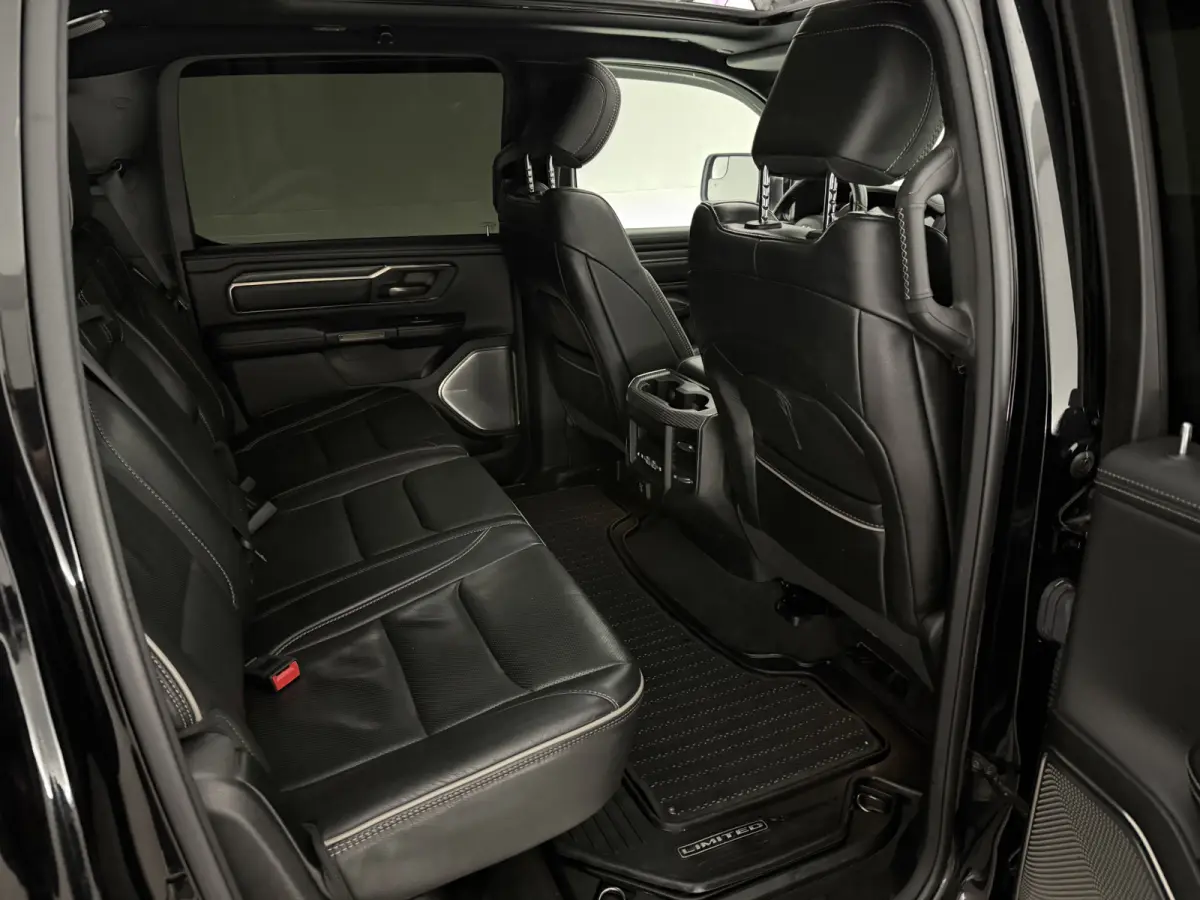 1500 HEMI 5.7 V8 4×4 Limited | Luchtvering | 22'' Fuel | Widebody | H/K | Pano | Carplay | Trekhaak