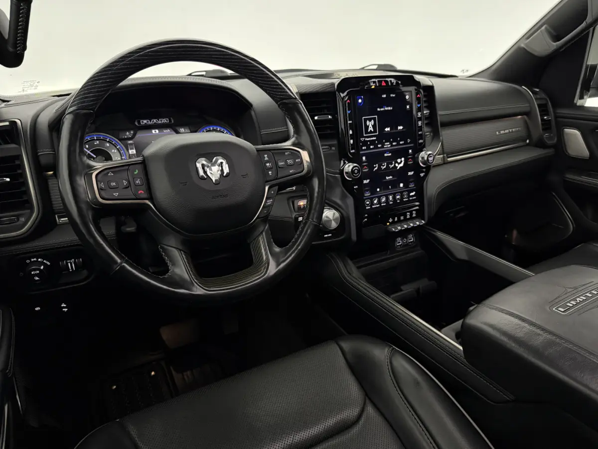 1500 HEMI 5.7 V8 4×4 Limited | Luchtvering | 22'' Fuel | Widebody | H/K | Pano | Carplay | Trekhaak