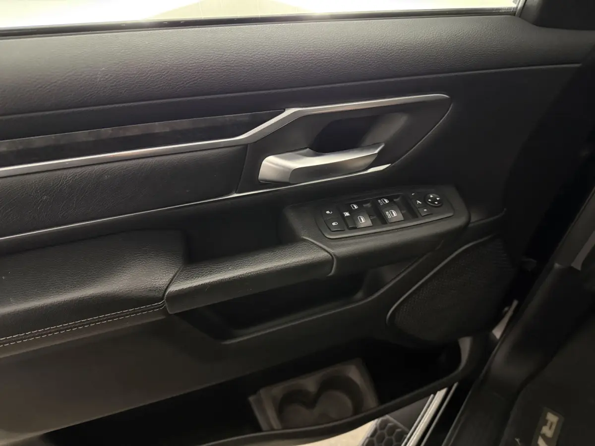 1500 5.7 V8 4x4 Crew Cab Big Horn | LPG | Pano | 3500kg Trekgew. | Trekhaak | Camera | Alpine | Carplay | Cruise | Leder