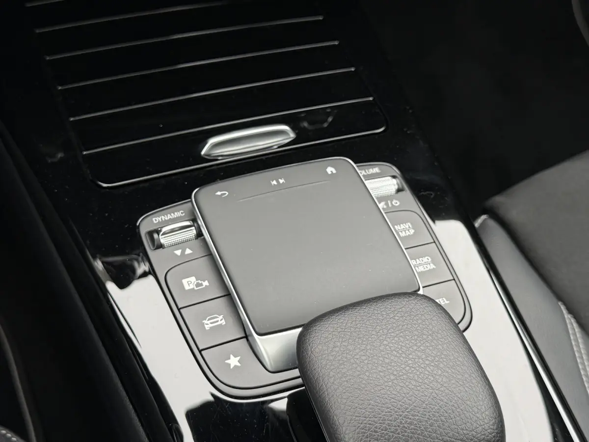 250 e Business Solution AMG | Pano | Ambient Light | MultiBeam LED | DAB+