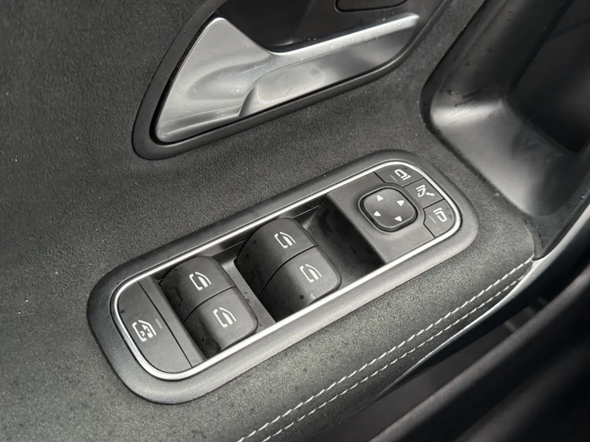 250 e Business Solution AMG | Pano | Ambient Light | MultiBeam LED | DAB+