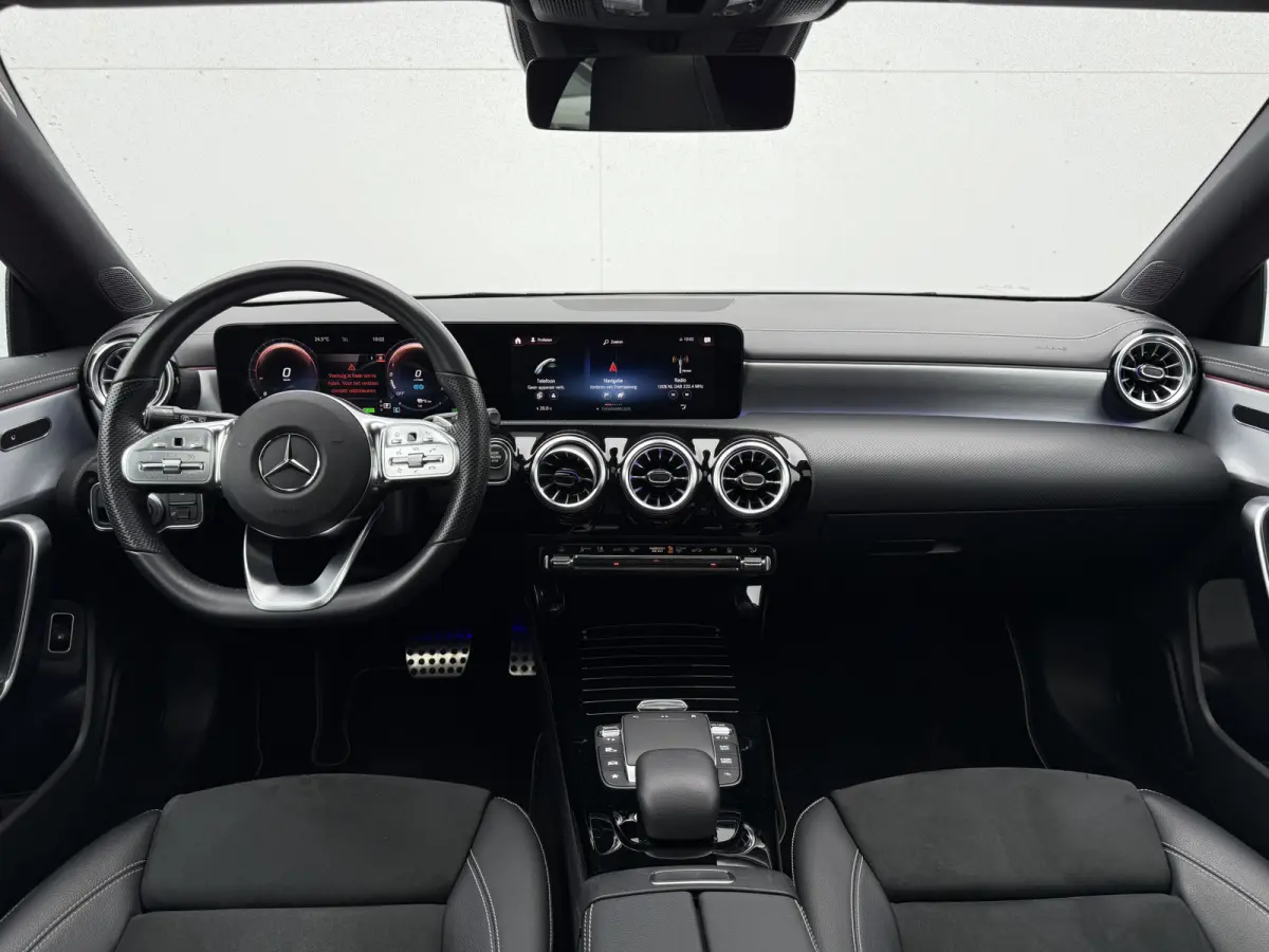 250 e Business Solution AMG | Pano | Ambient Light | MultiBeam LED | DAB+