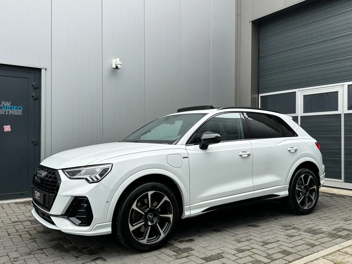 45 TFSI e 3x S-Line 245PK | Pano | Keyless | Camera | Matrix | ACC | Lane | 1e eig