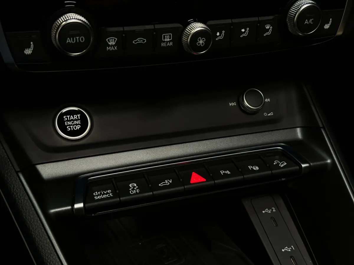 45 TFSI e 3x S-Line 245PK | Pano | Keyless | Camera | Matrix | ACC | Lane | 1e eig