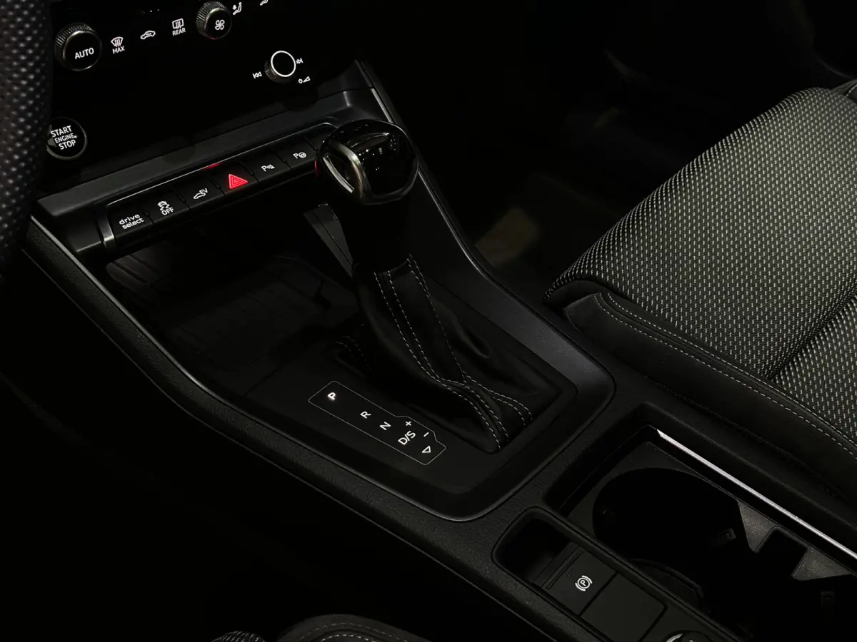 45 TFSI e 3x S-Line 245PK | Pano | Keyless | Camera | Matrix | ACC | Lane | 1e eig
