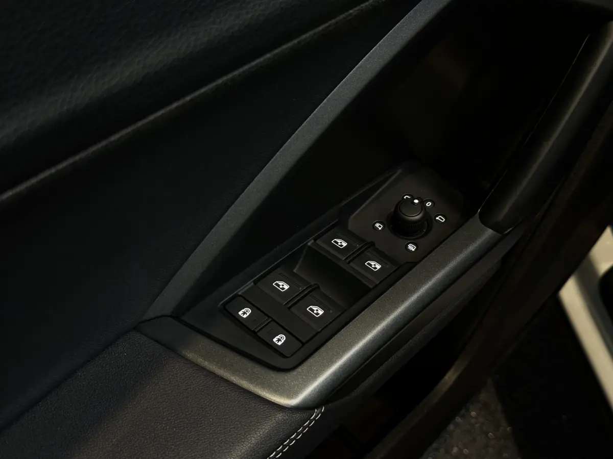 45 TFSI e 3x S-Line 245PK | Pano | Keyless | Camera | Matrix | ACC | Lane | 1e eig