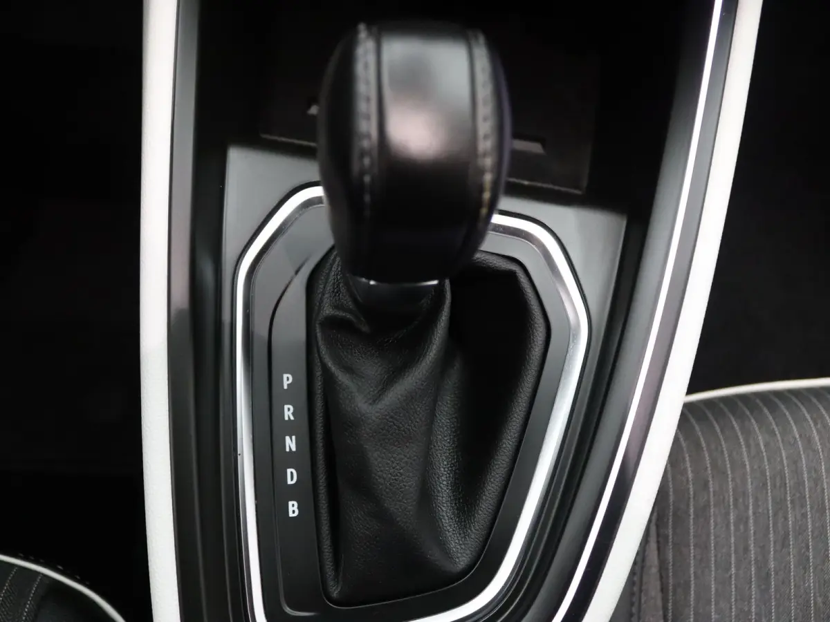 E-Tech Hybrid 145pk Techno Camera | Cruise | Navi | Parkeersens. v+a