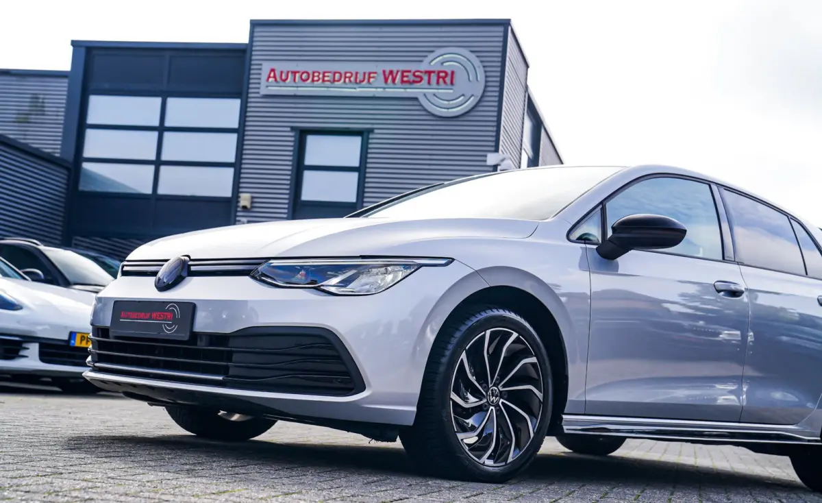 1.5 TSI Sport | R-line Difuser | Sport uitlaat met kleppensysteem | Navigatie | Lane Assist | Apple Carplay |