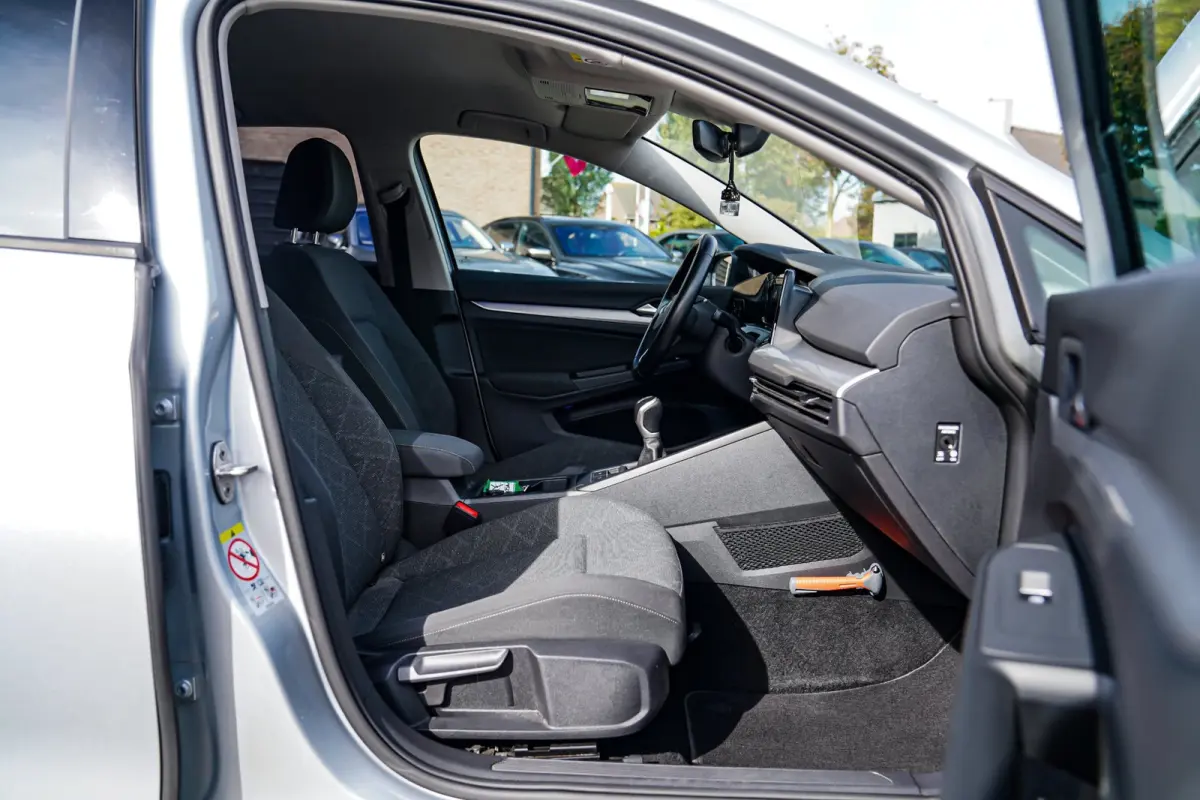 1.5 TSI Sport | R-line Difuser | Sport uitlaat met kleppensysteem | Navigatie | Lane Assist | Apple Carplay |