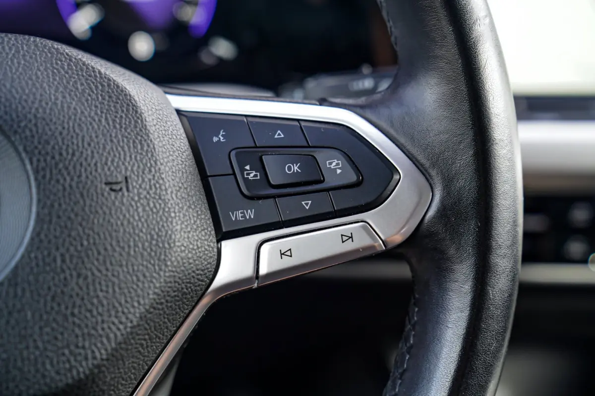 1.5 TSI Sport | R-line Difuser | Sport uitlaat met kleppensysteem | Navigatie | Lane Assist | Apple Carplay |