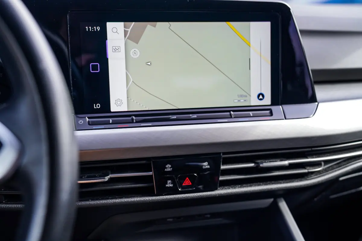 1.5 TSI Sport | R-line Difuser | Sport uitlaat met kleppensysteem | Navigatie | Lane Assist | Apple Carplay |