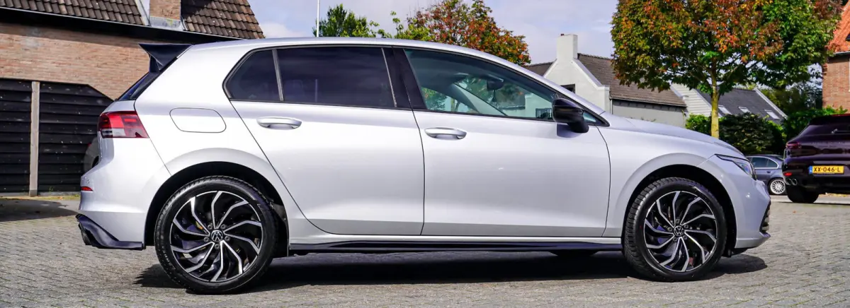 1.5 TSI Sport | R-line Difuser | Sport uitlaat met kleppensysteem | Navigatie | Lane Assist | Apple Carplay |