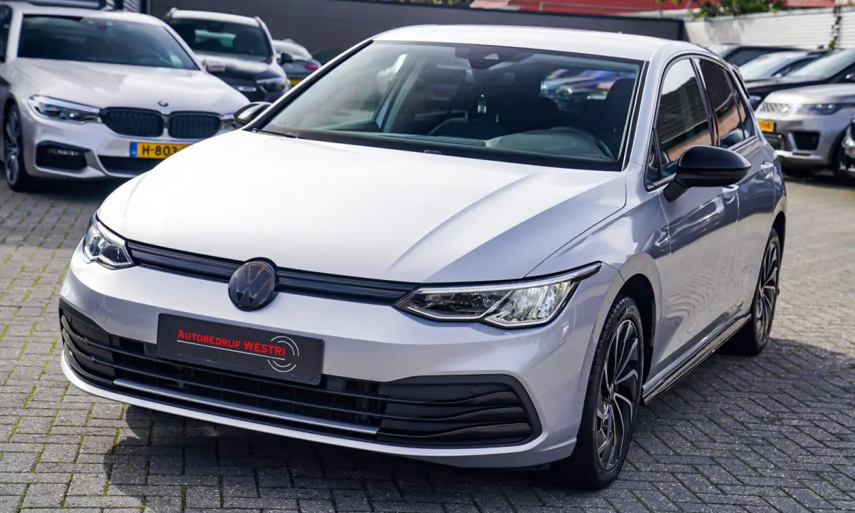 1.5 TSI Sport | R-line Difuser | Sport uitlaat met kleppensysteem | Navigatie | Lane Assist | Apple Carplay |