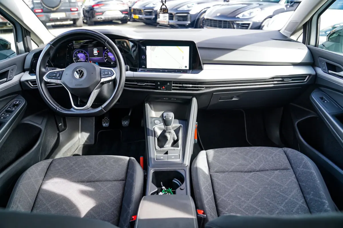 1.5 TSI Sport | R-line Difuser | Sport uitlaat met kleppensysteem | Navigatie | Lane Assist | Apple Carplay |
