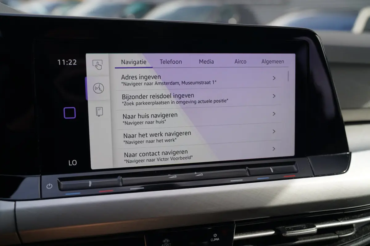 1.5 TSI Sport | R-line Difuser | Sport uitlaat met kleppensysteem | Navigatie | Lane Assist | Apple Carplay |