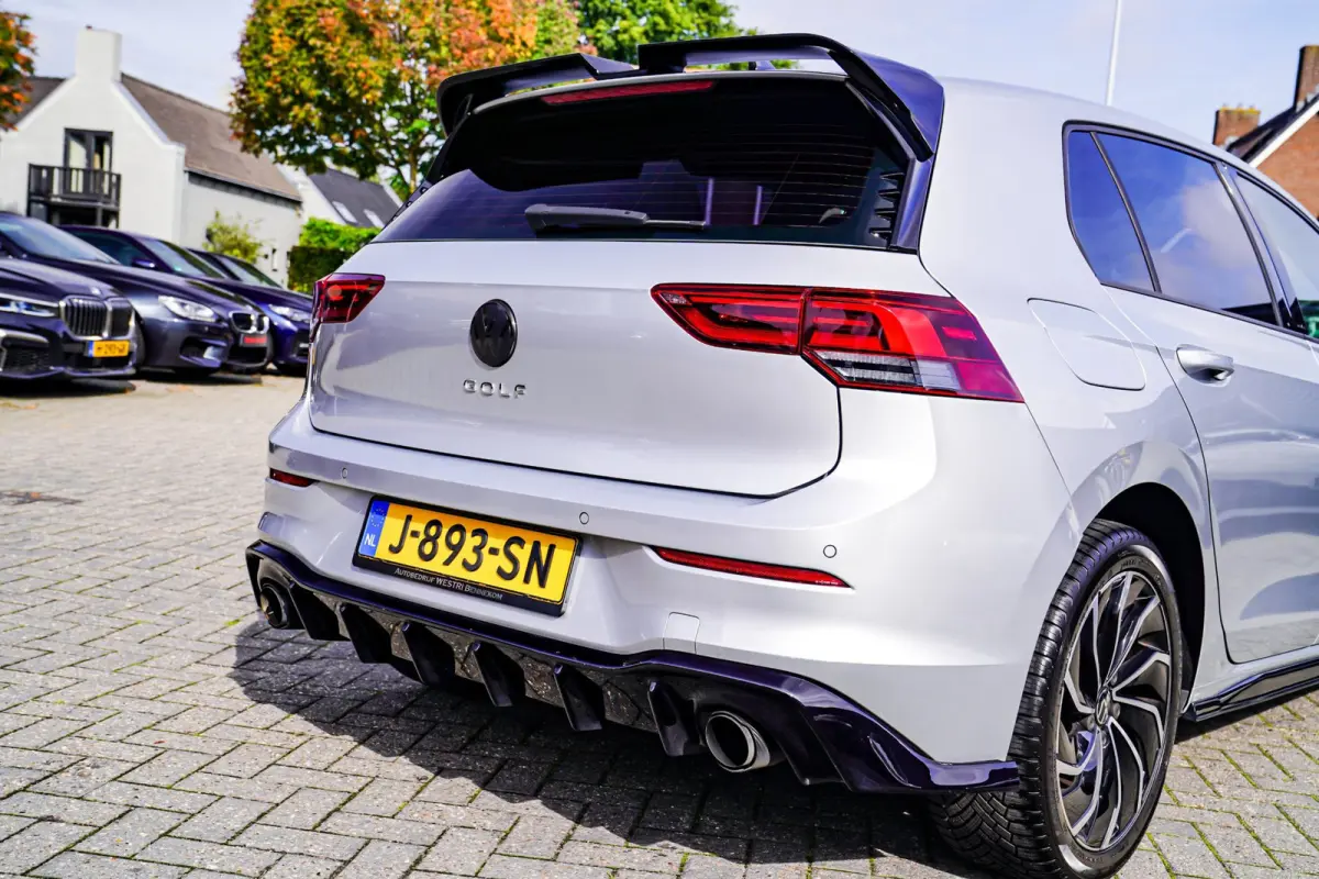 1.5 TSI Sport | R-line Difuser | Sport uitlaat met kleppensysteem | Navigatie | Lane Assist | Apple Carplay |