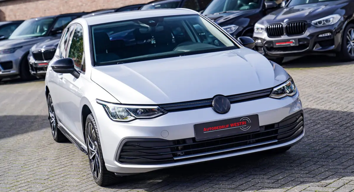 1.5 TSI Sport | R-line Difuser | Sport uitlaat met kleppensysteem | Navigatie | Lane Assist | Apple Carplay |