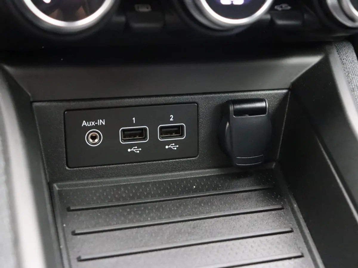 R135 Iconic 52 kWh | Koopaccu | BOSE | Stoel- en stuurwielverwarming | 95% accuscore |
