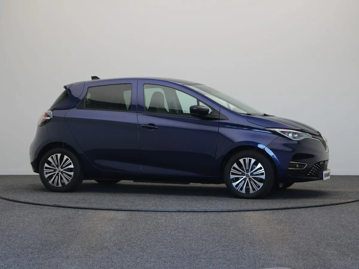 R135 Iconic 52 kWh | Koopaccu | BOSE | Stoel- en stuurwielverwarming | 95% accuscore |