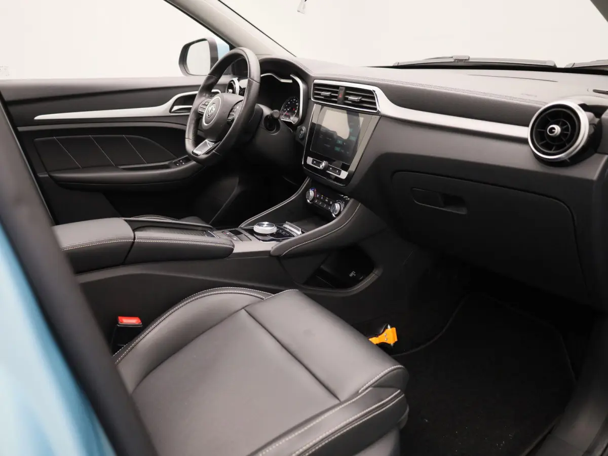 MG Luxury 45 kWh LEER | PANORAMADAK | CAMERA | STOELVERWARMING