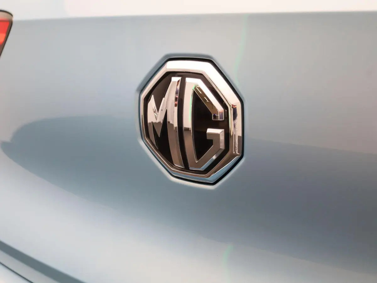 MG Luxury 45 kWh LEER | PANORAMADAK | CAMERA | STOELVERWARMING
