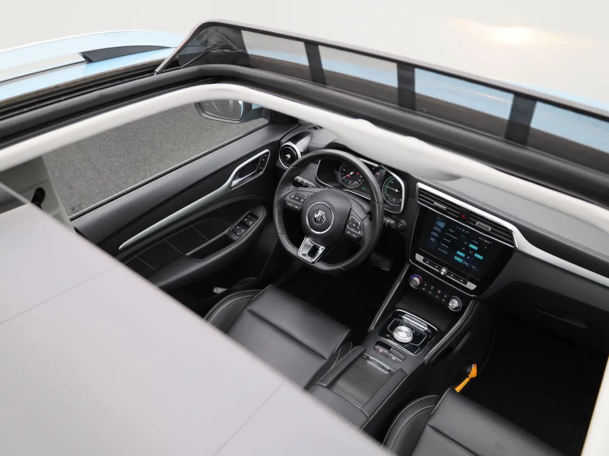 MG Luxury 45 kWh LEER | PANORAMADAK | CAMERA | STOELVERWARMING