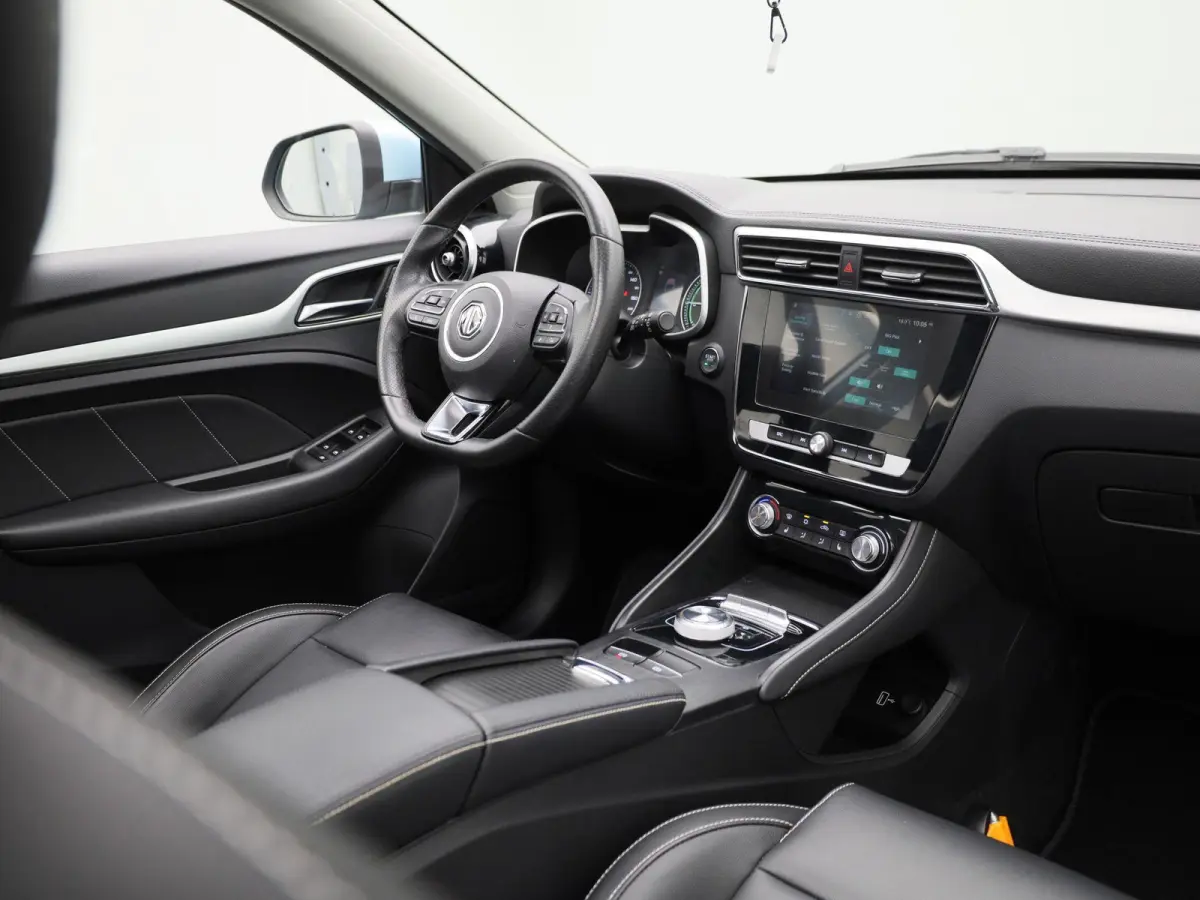 MG Luxury 45 kWh LEER | PANORAMADAK | CAMERA | STOELVERWARMING