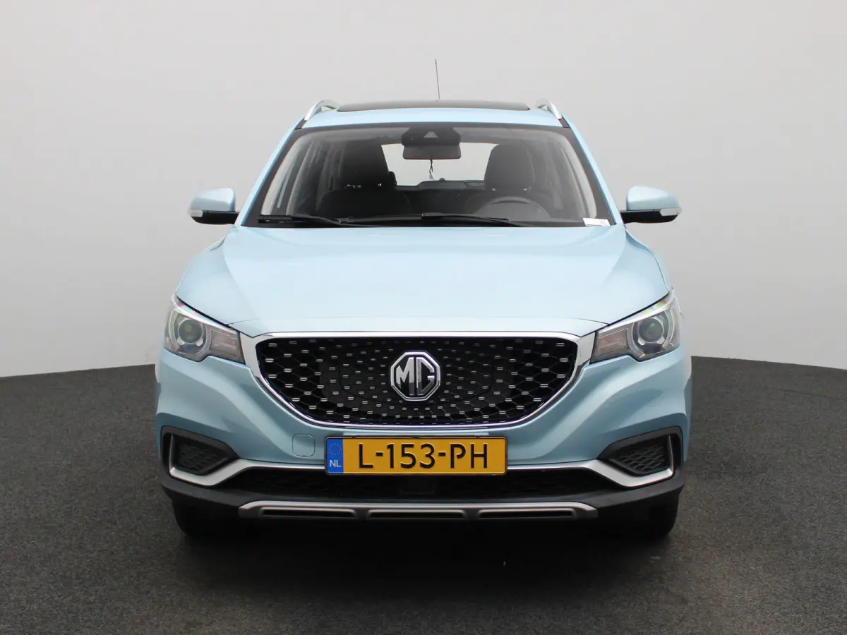 MG Luxury 45 kWh LEER | PANORAMADAK | CAMERA | STOELVERWARMING