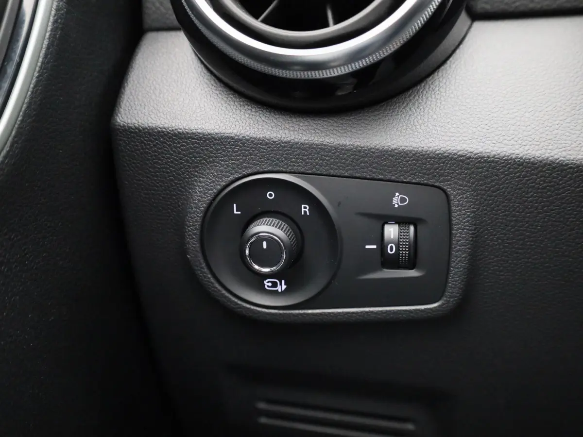 MG Luxury 45 kWh LEER | PANORAMADAK | CAMERA | STOELVERWARMING