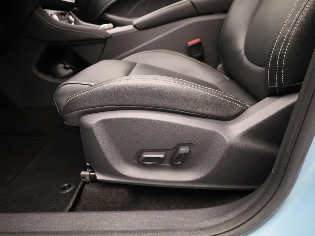 MG Luxury 45 kWh LEER | PANORAMADAK | CAMERA | STOELVERWARMING