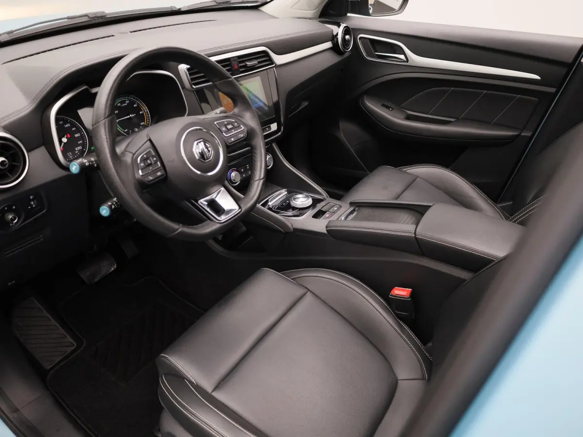 MG Luxury 45 kWh LEER | PANORAMADAK | CAMERA | STOELVERWARMING