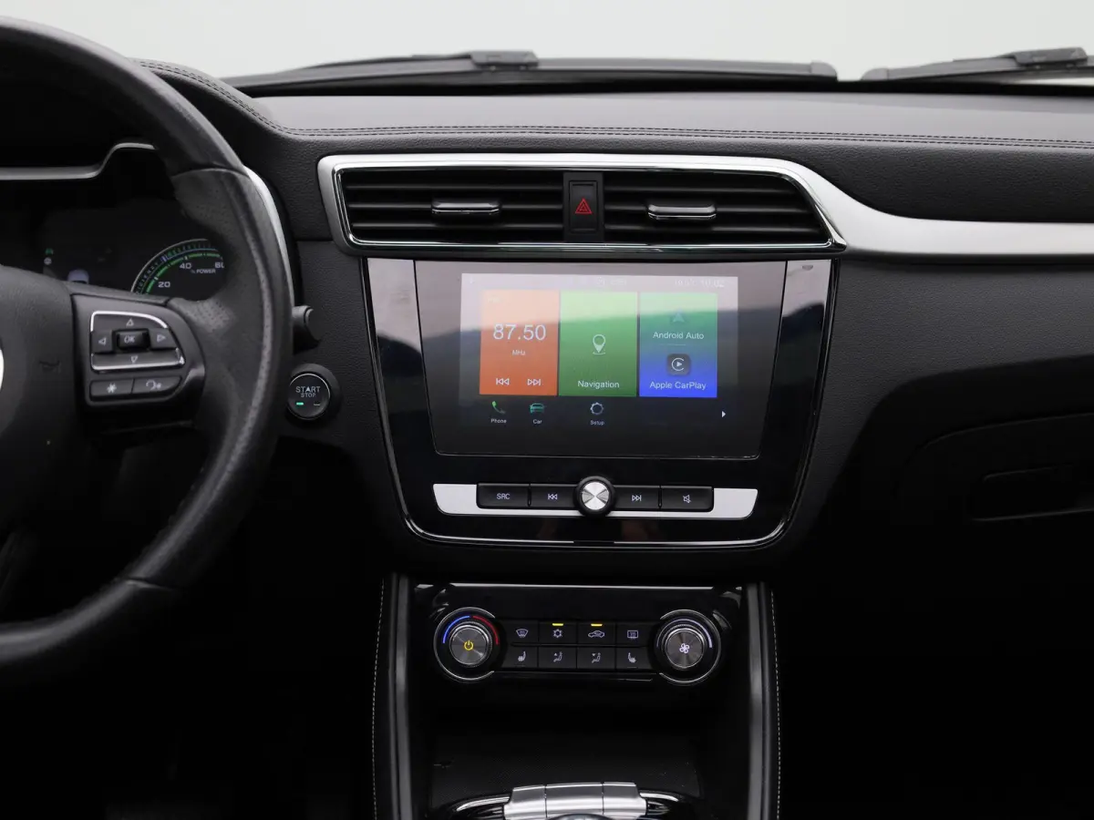 MG Luxury 45 kWh LEER | PANORAMADAK | CAMERA | STOELVERWARMING