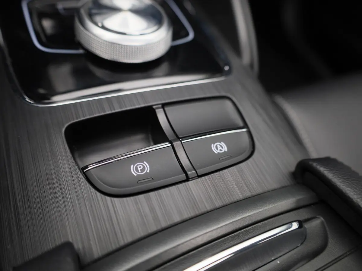MG Luxury 45 kWh LEER | PANORAMADAK | CAMERA | STOELVERWARMING