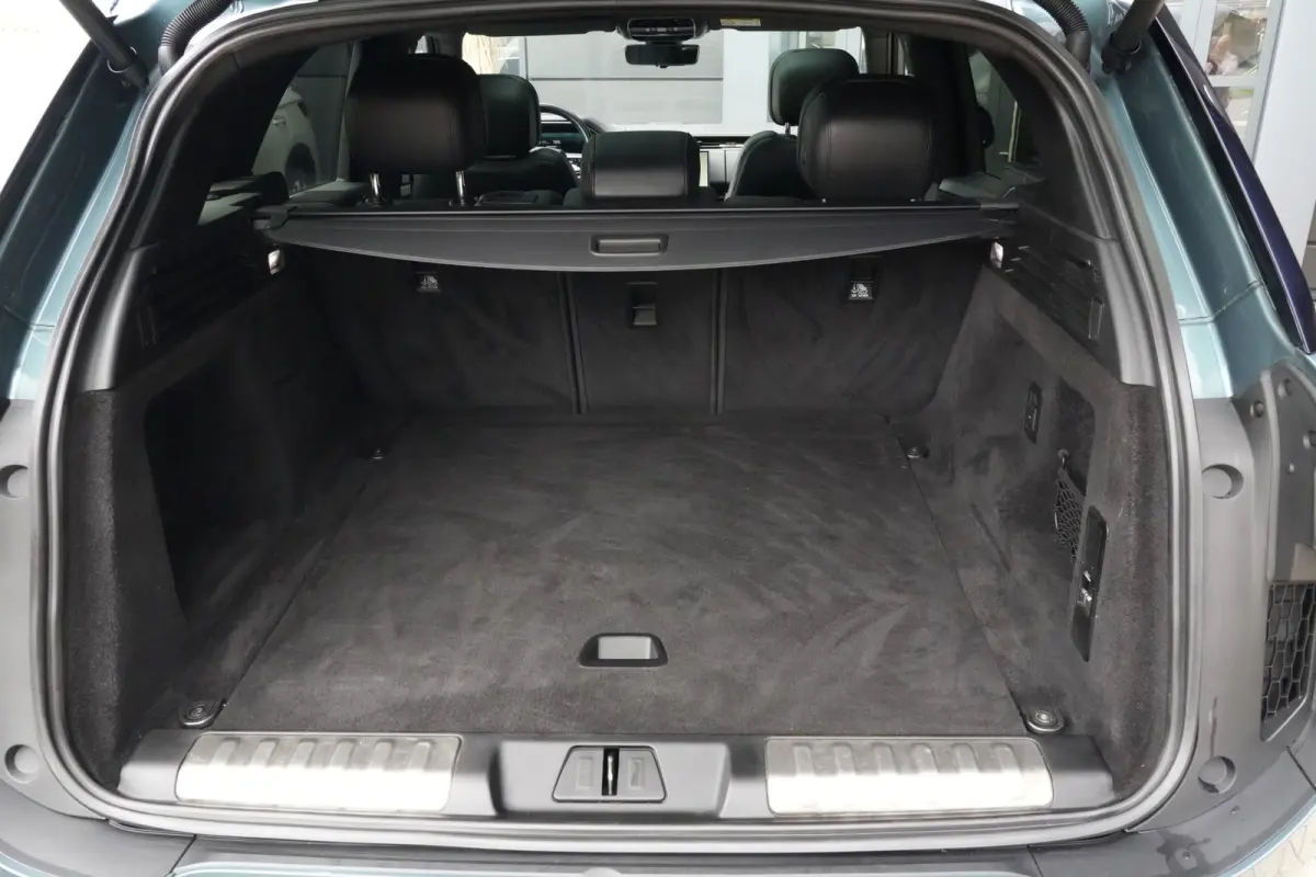 3.0 P440e Dynamic HSE | PHEV | PANO | Meridian | 360 | HUD | Land Rover Range Rover Sport P440e Dynamic HSE 441 PK Plug-in Hybrid met 3.0 zescilinder benzinemotor en 8-traps automatische tra