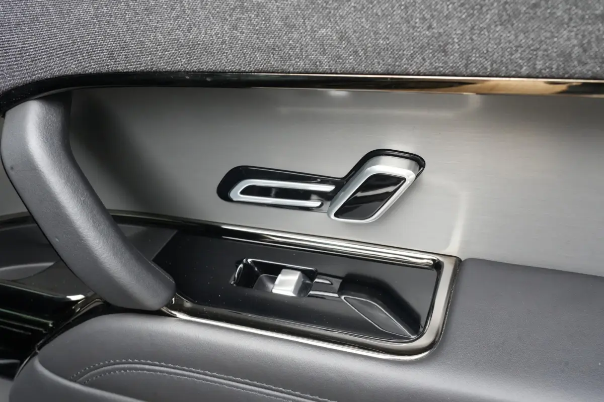 3.0 P440e Dynamic HSE | PHEV | PANO | Meridian | 360 | HUD | Land Rover Range Rover Sport P440e Dynamic HSE 441 PK Plug-in Hybrid met 3.0 zescilinder benzinemotor en 8-traps automatische tra