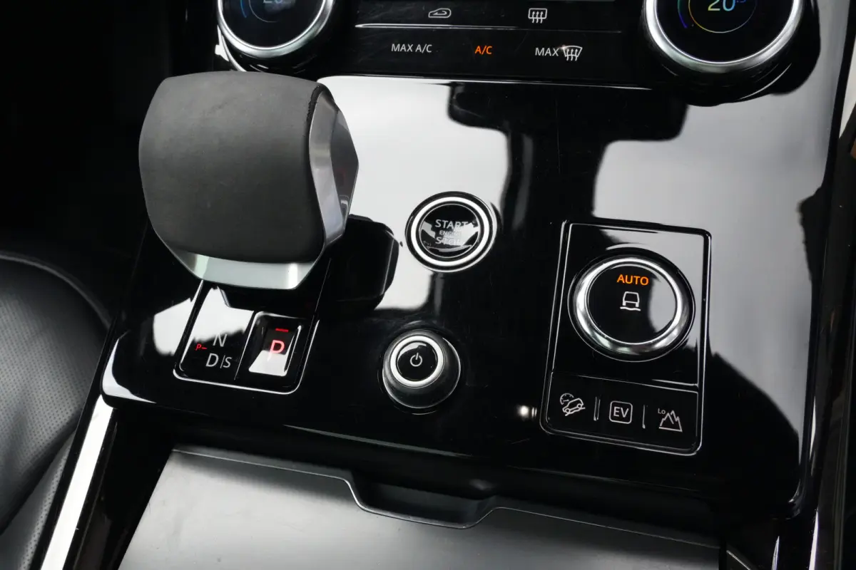 3.0 P440e Dynamic HSE | PHEV | PANO | Meridian | 360 | HUD | Land Rover Range Rover Sport P440e Dynamic HSE 441 PK Plug-in Hybrid met 3.0 zescilinder benzinemotor en 8-traps automatische tra
