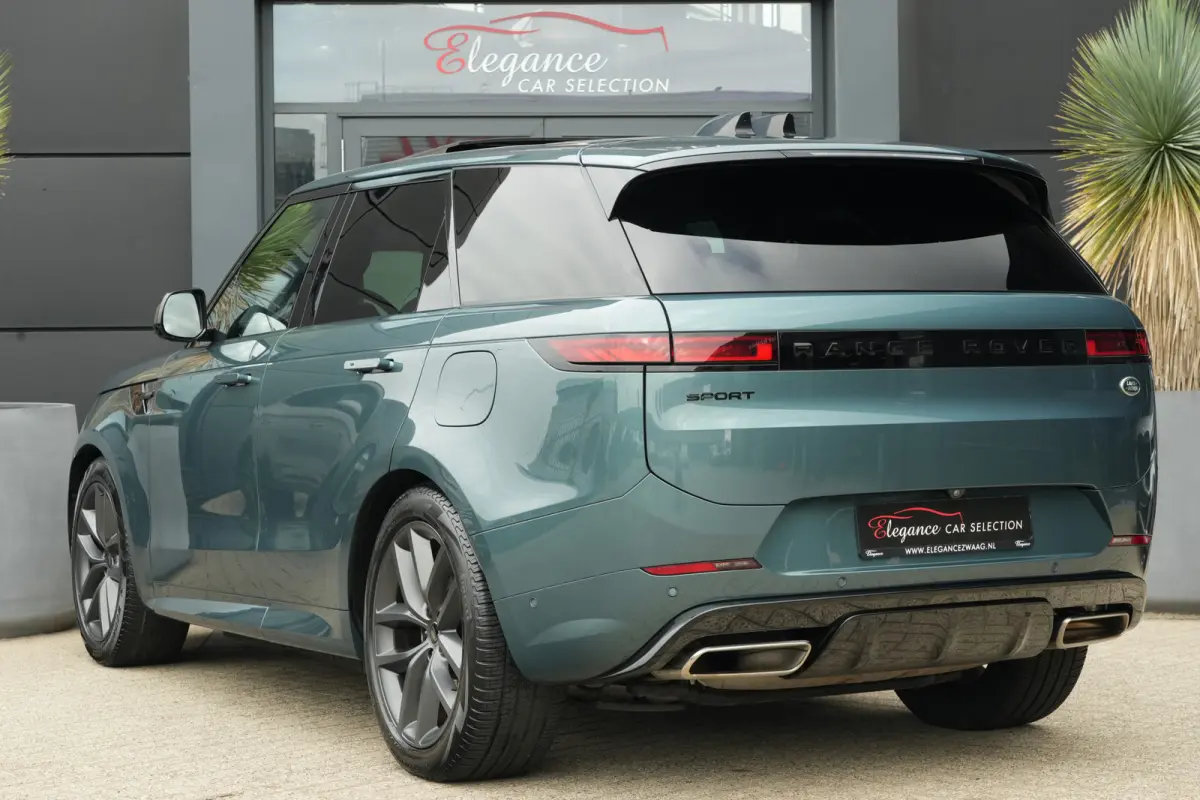 3.0 P440e Dynamic HSE | PHEV | PANO | Meridian | 360 | HUD | Land Rover Range Rover Sport P440e Dynamic HSE 441 PK Plug-in Hybrid met 3.0 zescilinder benzinemotor en 8-traps automatische tra