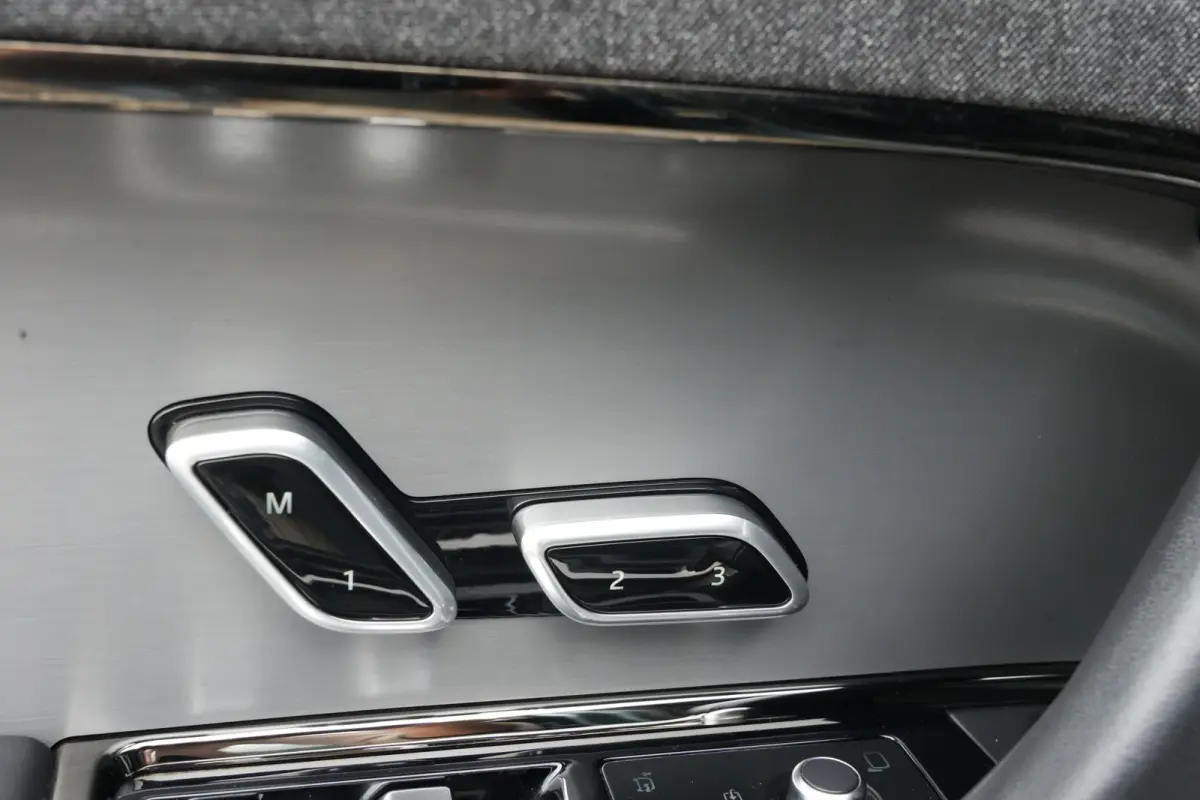 3.0 P440e Dynamic HSE | PHEV | PANO | Meridian | 360 | HUD | Land Rover Range Rover Sport P440e Dynamic HSE 441 PK Plug-in Hybrid met 3.0 zescilinder benzinemotor en 8-traps automatische tra