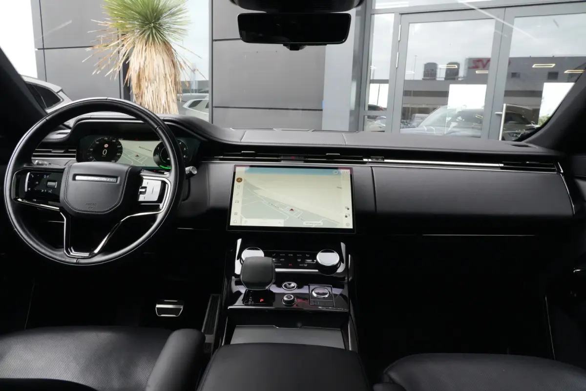 3.0 P440e Dynamic HSE | PHEV | PANO | Meridian | 360 | HUD | Land Rover Range Rover Sport P440e Dynamic HSE 441 PK Plug-in Hybrid met 3.0 zescilinder benzinemotor en 8-traps automatische tra