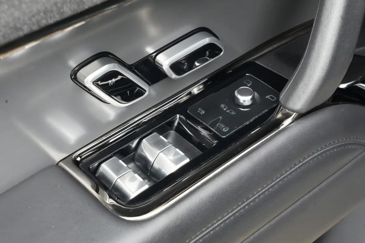 3.0 P440e Dynamic HSE | PHEV | PANO | Meridian | 360 | HUD | Land Rover Range Rover Sport P440e Dynamic HSE 441 PK Plug-in Hybrid met 3.0 zescilinder benzinemotor en 8-traps automatische tra