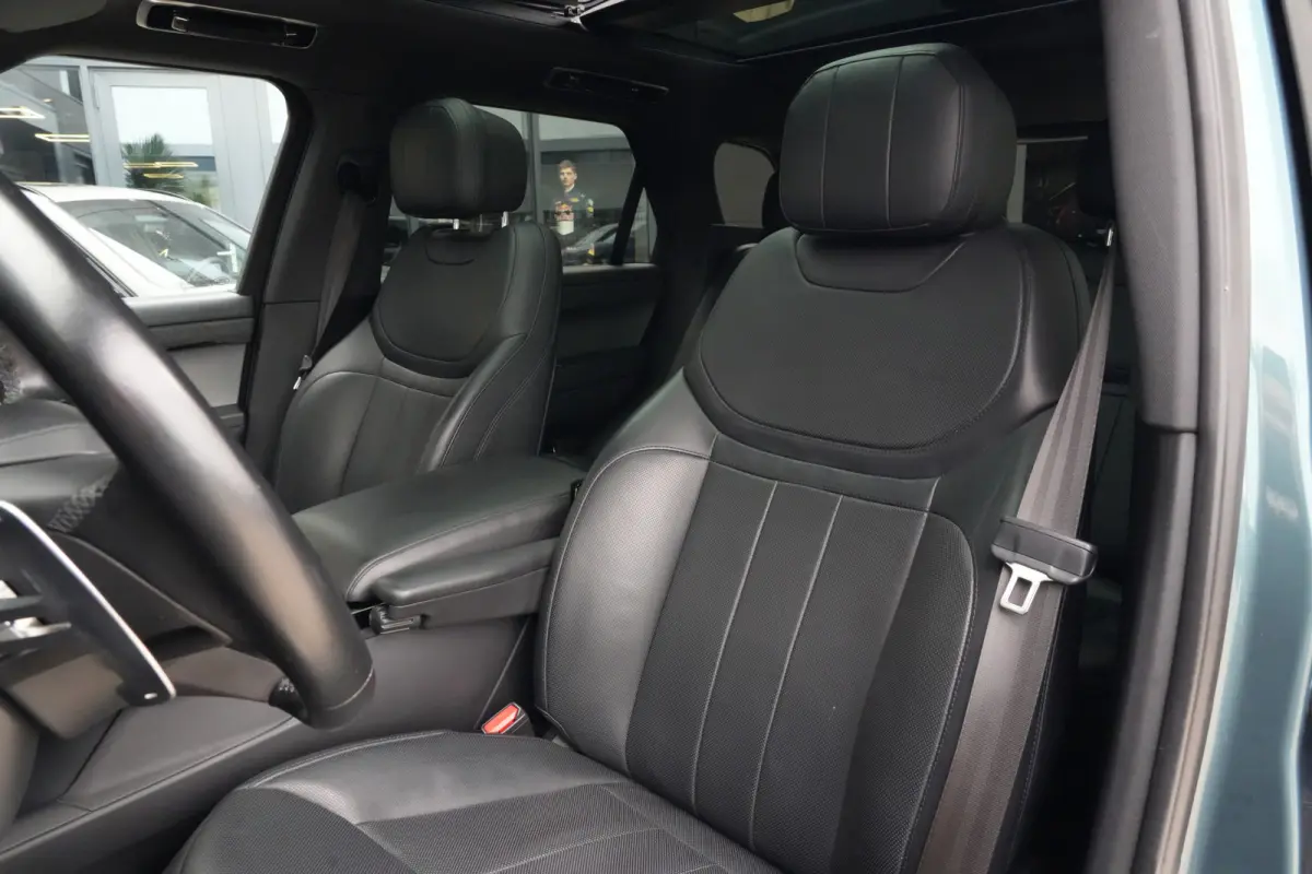 3.0 P440e Dynamic HSE | PHEV | PANO | Meridian | 360 | HUD | Land Rover Range Rover Sport P440e Dynamic HSE 441 PK Plug-in Hybrid met 3.0 zescilinder benzinemotor en 8-traps automatische tra