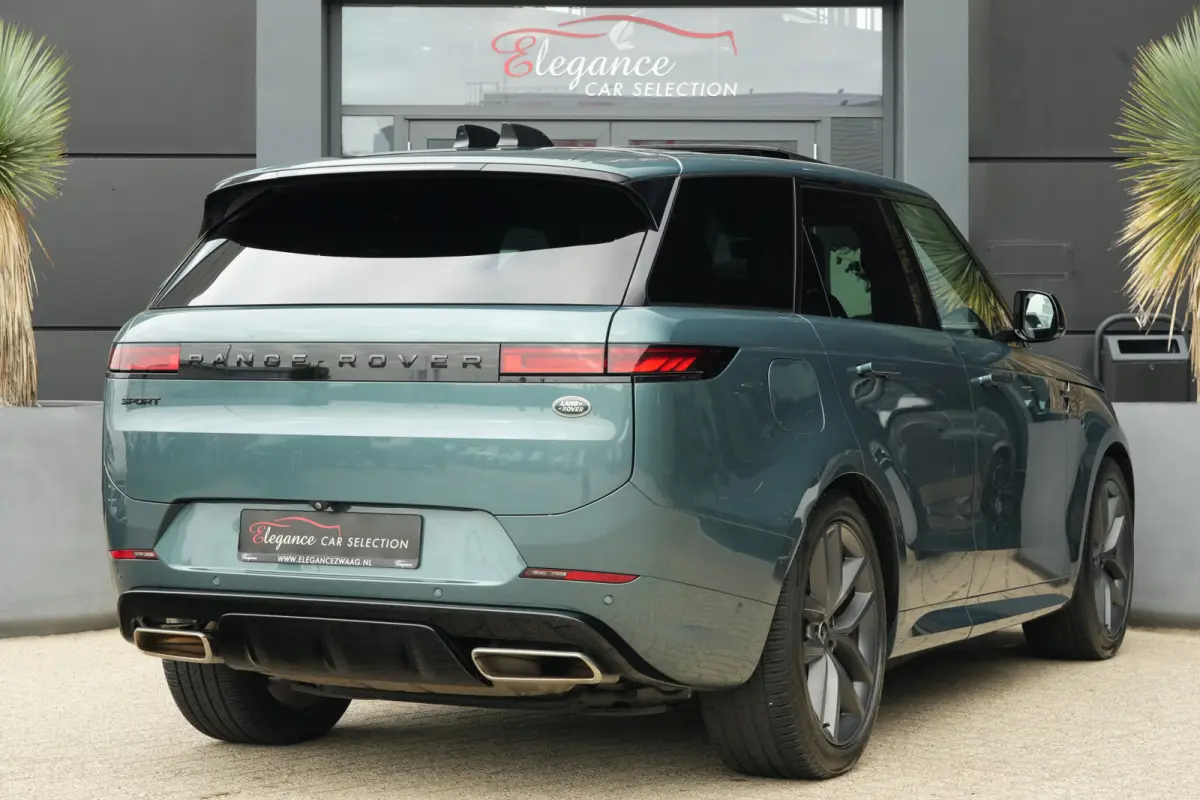 3.0 P440e Dynamic HSE | PHEV | PANO | Meridian | 360 | HUD | Land Rover Range Rover Sport P440e Dynamic HSE 441 PK Plug-in Hybrid met 3.0 zescilinder benzinemotor en 8-traps automatische tra