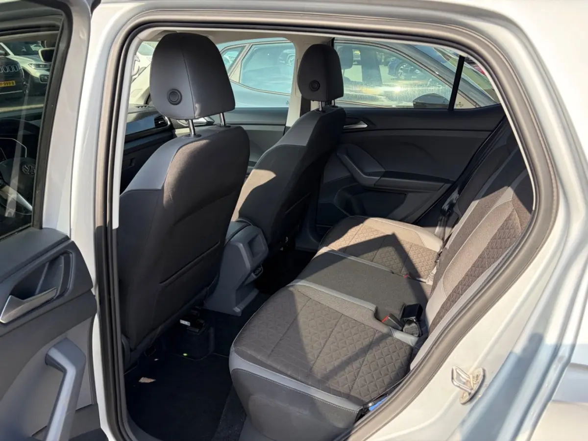 1.0 TSI 110 pk Style | Trekhaak | Parkeersensoren | Navigatie | Apple Carplay | Adaptive cruise control | A-uitrij camera |