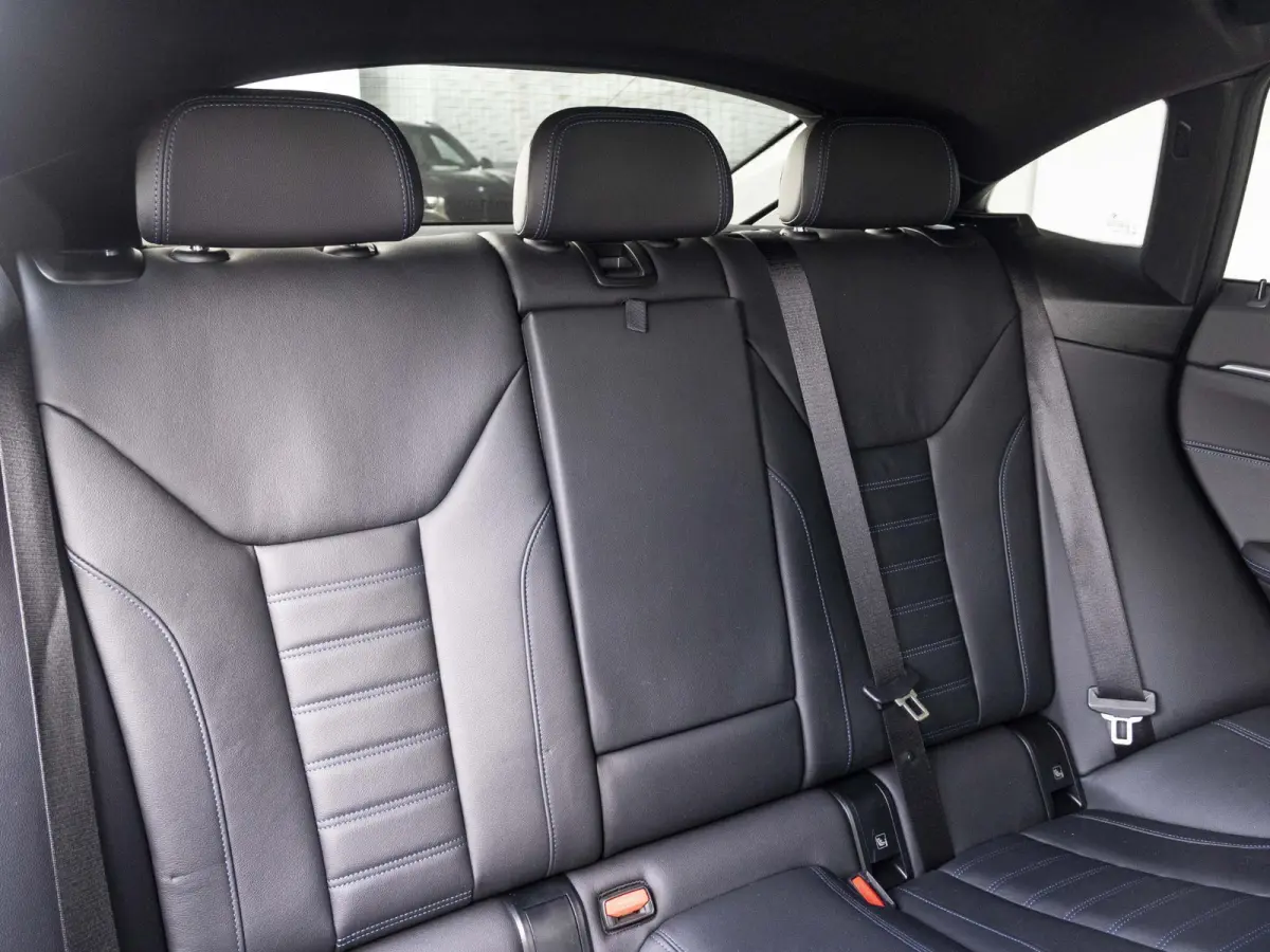 eDrive40 | High Executive | M Sport | Schuif-/kanteldak | Driving Assistant Professional | Stuurwielrand verwarmd | Head Up Display