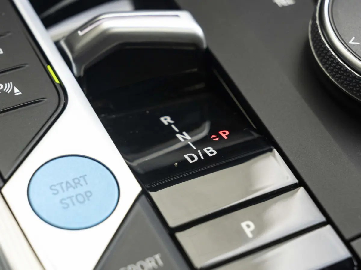 eDrive40 | High Executive | M Sport | Schuif-/kanteldak | Driving Assistant Professional | Stuurwielrand verwarmd | Head Up Display