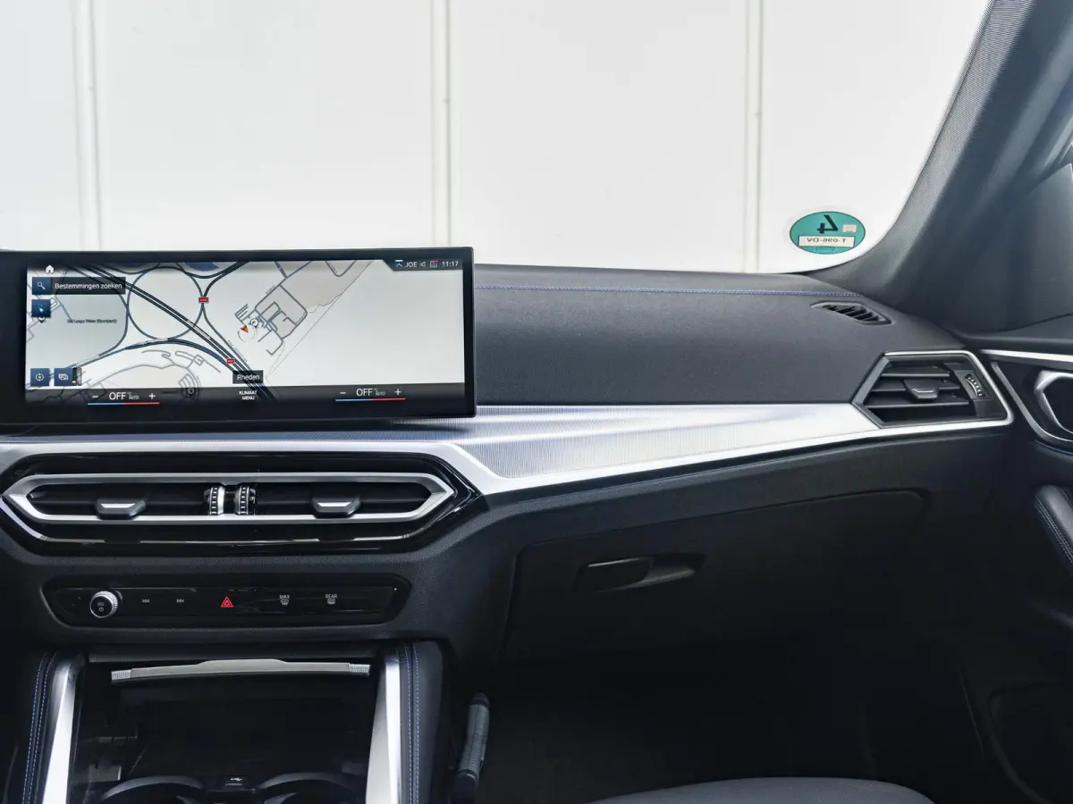 eDrive40 | High Executive | M Sport | Schuif-/kanteldak | Driving Assistant Professional | Stuurwielrand verwarmd | Head Up Display
