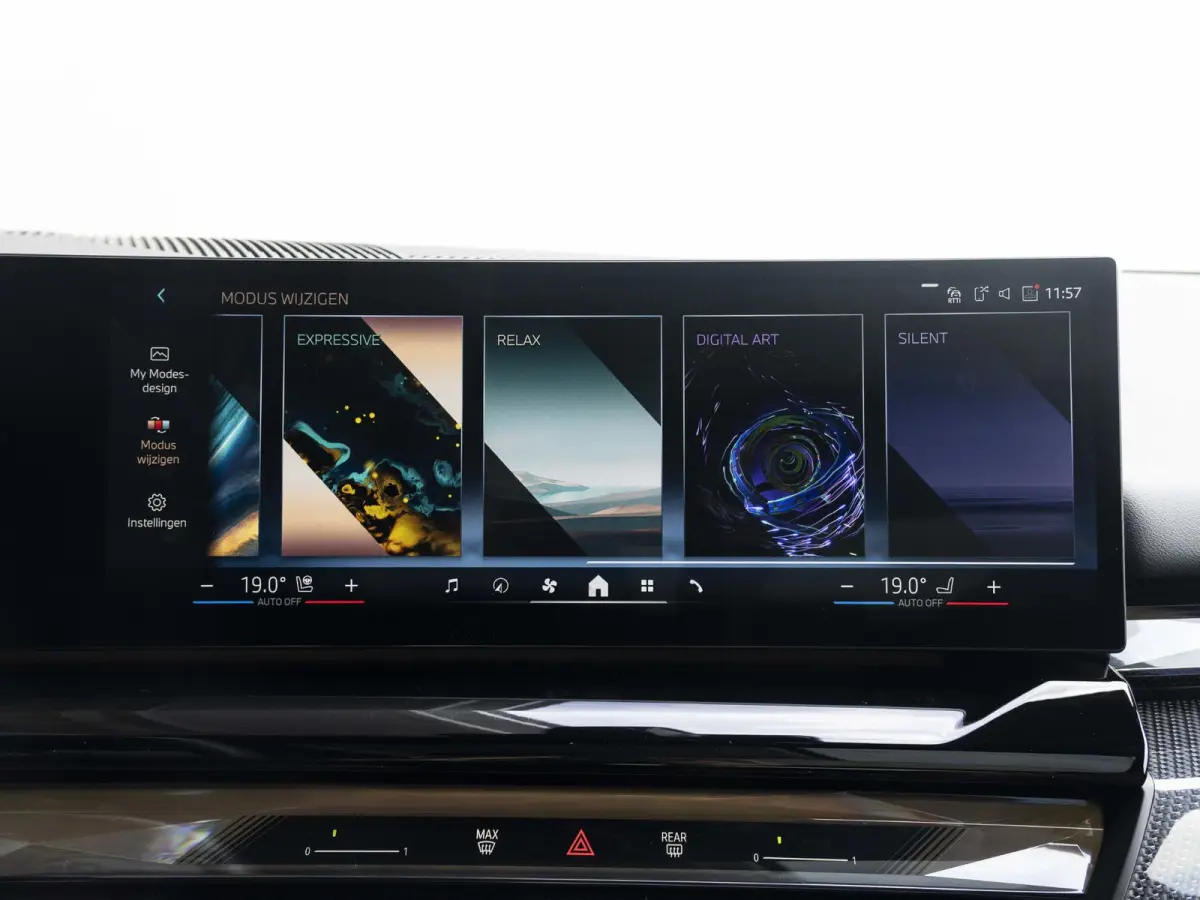 550e xDrive | M Sportpakket Pro | Comfort Access | Driving Assistant Plus | Bowers & Wilkins | Glazen Panoramadak | 21 inch | Trekhaak